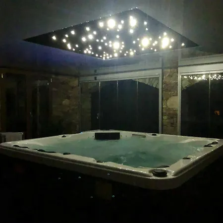 Maison Enchanteresse A Avec Jacuzzi بيت للعطل *