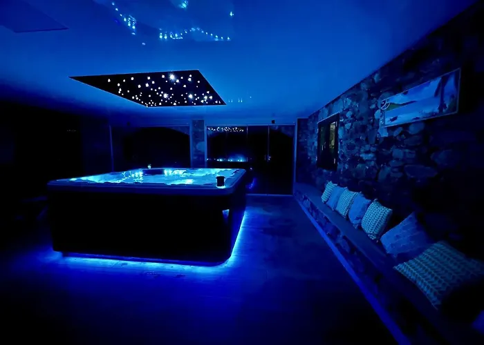 بيت للعطل Maison Enchanteresse A Avec Jacuzzi