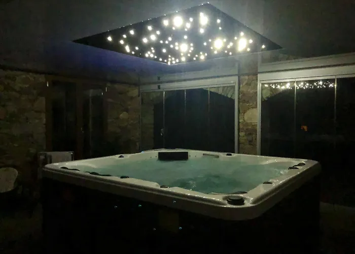 Maison Enchanteresse A Avec Jacuzzi بيت للعطل *