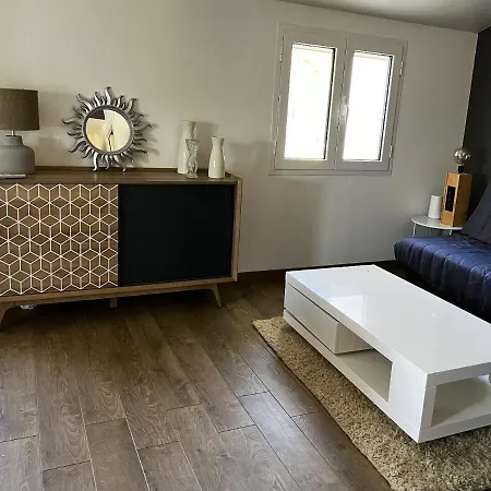 Holiday home Maison Enchanteresse A Avec Jacuzzi *