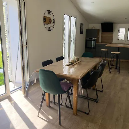 Maison Enchanteresse A Avec Jacuzzi Holiday home *