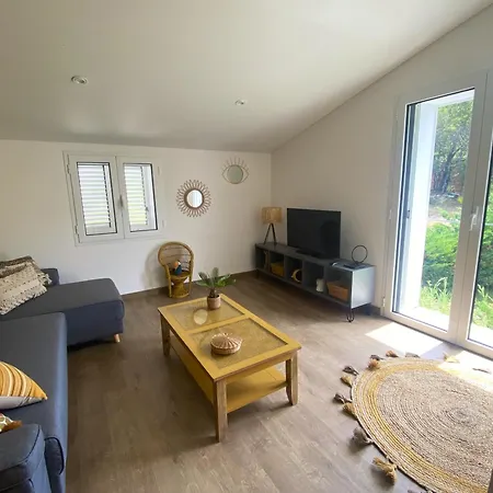 Casa de Férias Maison Enchanteresse à Avec Jacuzzi *