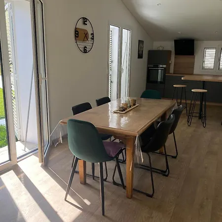 Maison Enchanteresse A Avec Jacuzzi Holiday home