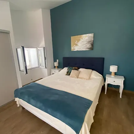 Holiday home Maison Enchanteresse A Avec Jacuzzi