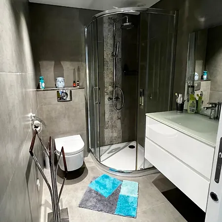 Holiday home Maison Enchanteresse A Avec Jacuzzi *