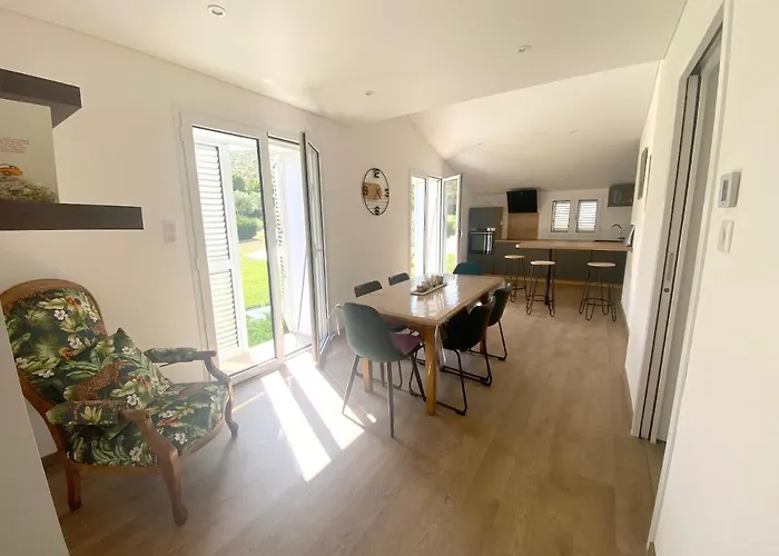 Feriehus Maison Enchanteresse A Avec Jacuzzi