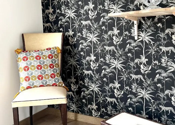 Maison Enchanteresse A Avec Jacuzzi Vakantiehuis