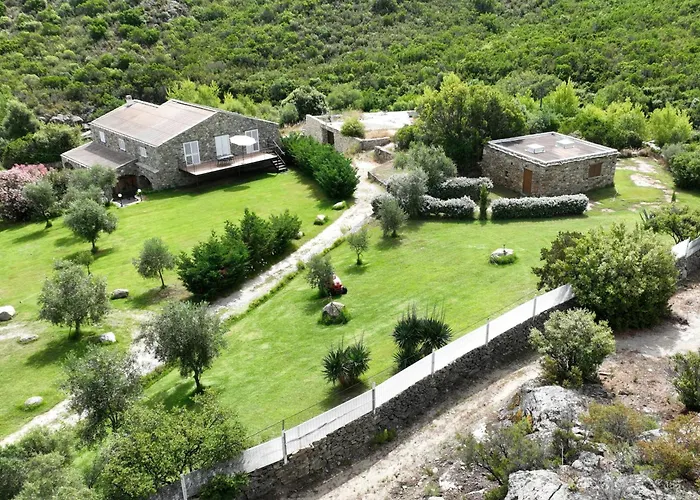 Maison Enchanteresse A Avec Jacuzzi Vakantiehuis